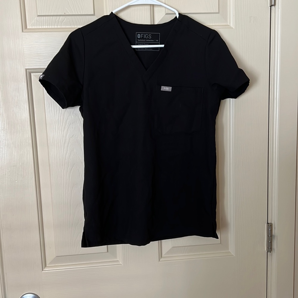 Figs Black Scrub top